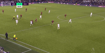 曼联1-1负于西汉姆联，B费错失绝杀，全场射门6次，未进，5轮仅1胜。