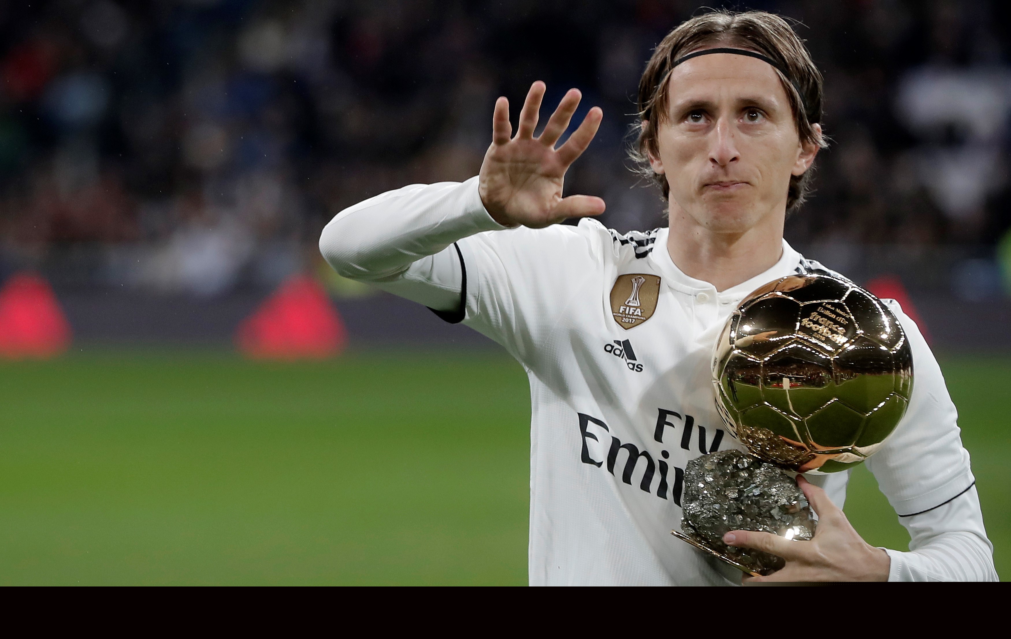 李冰冰三刷新疆滑雪场，明星效应如何引爆冰雪经济？