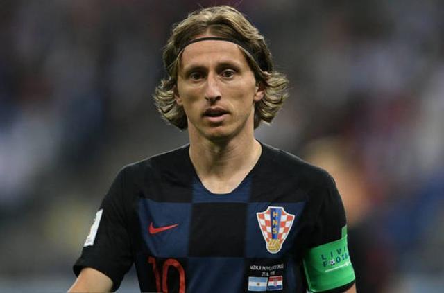 津媒：李嗣镕又帅又能打，首秀4分钟进球排名津门虎队史第一