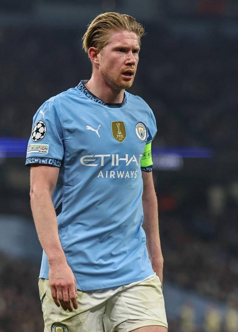 开小会？巴媒：安帅今日训练开始前和维尼修斯交谈了3分钟