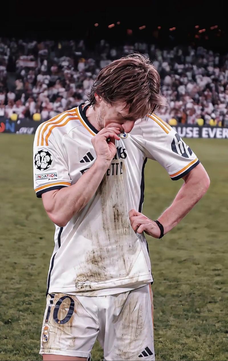 曼联球员身价更新，姆伯莫7500万欧领衔