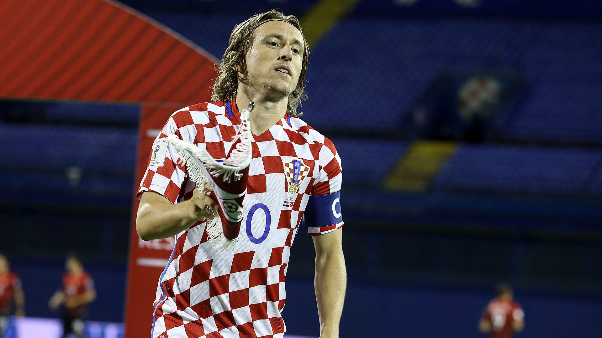 万隆中场：为了俱乐部、城市和国家的骄傲，我们必将全力争胜