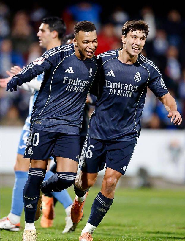 中甲半场：向余望推射中柱，重庆铜梁龙暂0-0上海嘉定汇龙